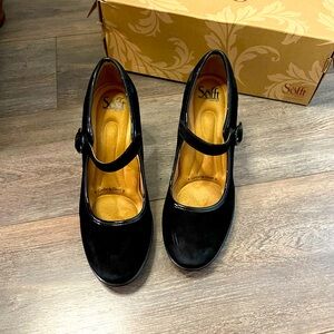 Sofft Suede Mary Jane Heels Size 8.5